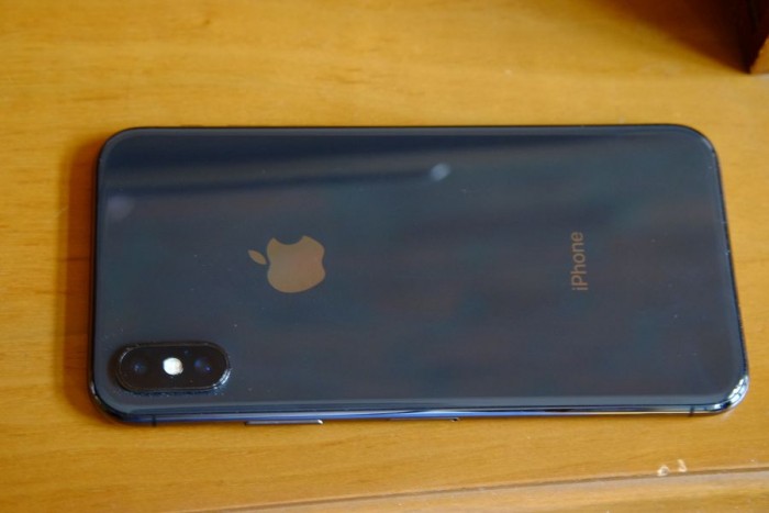 iPhone X手机的耐用性明显优于iPhone 7b.jpg