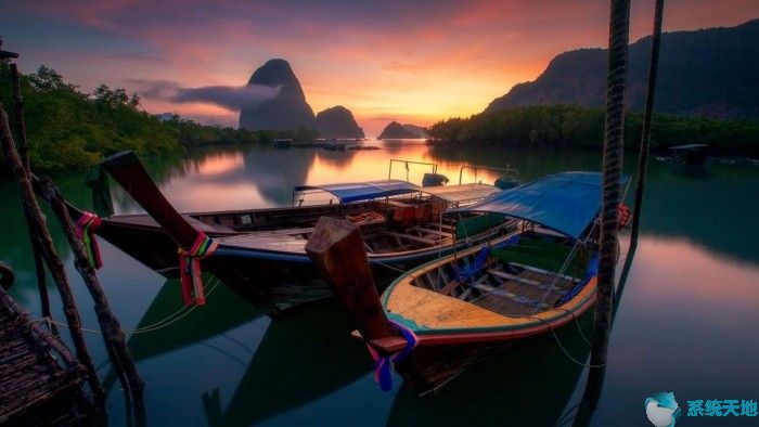 Colorful Boats主题高清壁纸