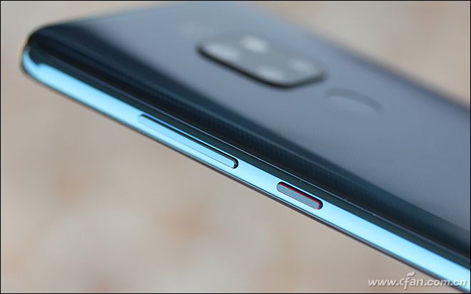 18 HUAWEI Mate 20的音量和电源键设计