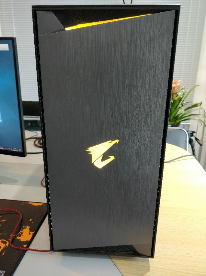 雷霆世纪 AORUS 757游戏电脑评测03