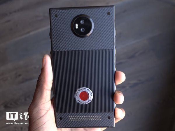 搭载骁龙835的RED Hydrogen One手机延迟发布.jpg